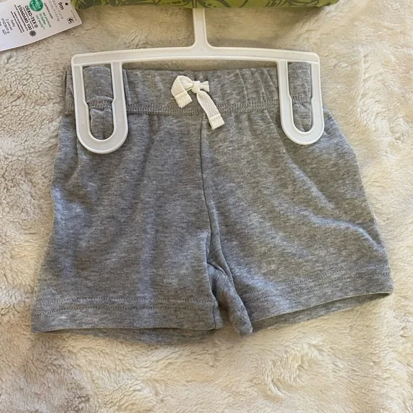 Carters onsie and shorts set - Picture 4 of 5